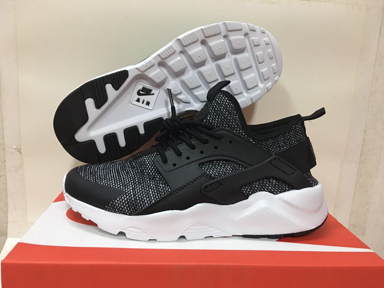 Women Nike Air Huarache 6 Knit Black White Shoes